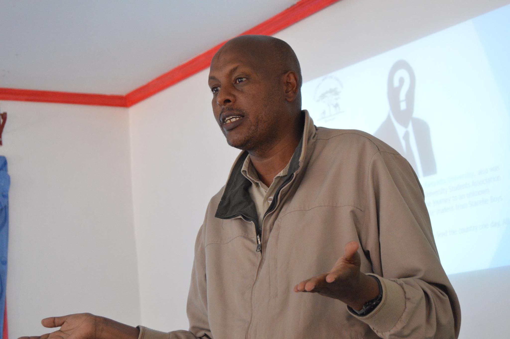 Speaker addressing the Wajir CVE youth forum